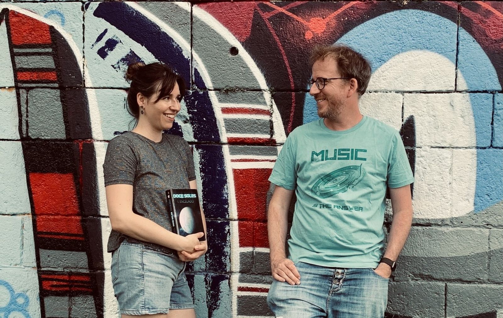 Amaya García Arregui y Alberto Mínguez Espallargas, en una fotografía promocional de ‘Doce soles. Encélado’.