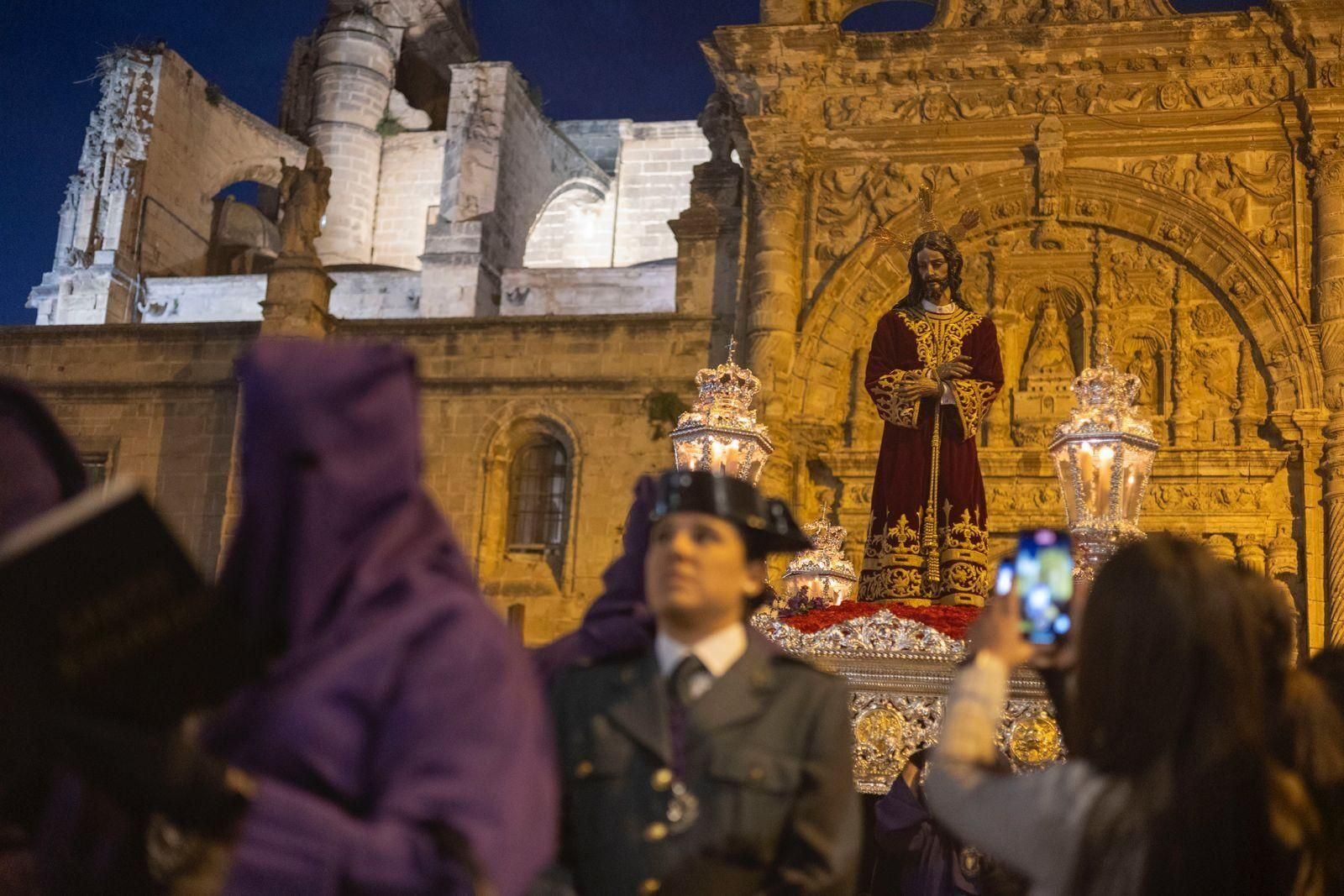 Las imágenes de la Semana Santa 2024 en El Puerto: Dolor y Sacrificio