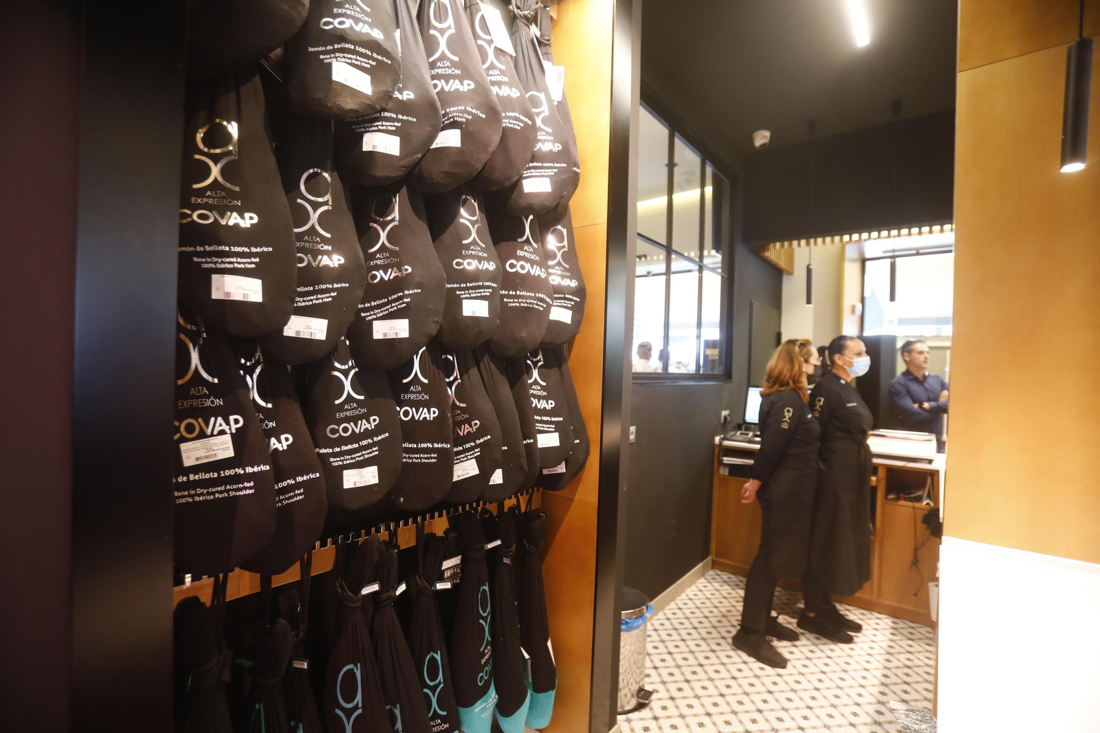 La inauguración de D'Tapas, de Covap, en Córdoba, en imágenes