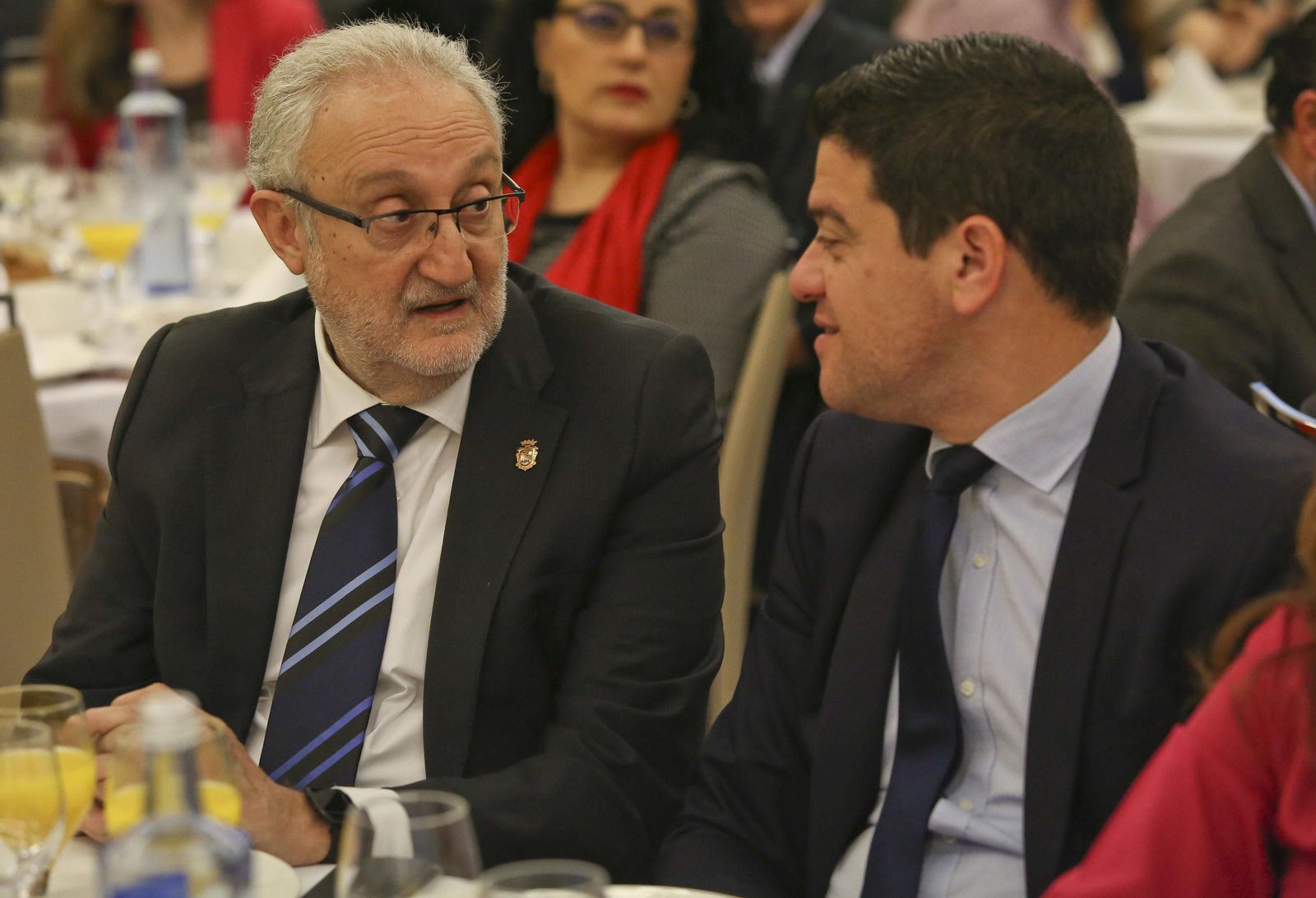 Las imágenes del desayuno-coloquio con Rafael Domínguez de Gor