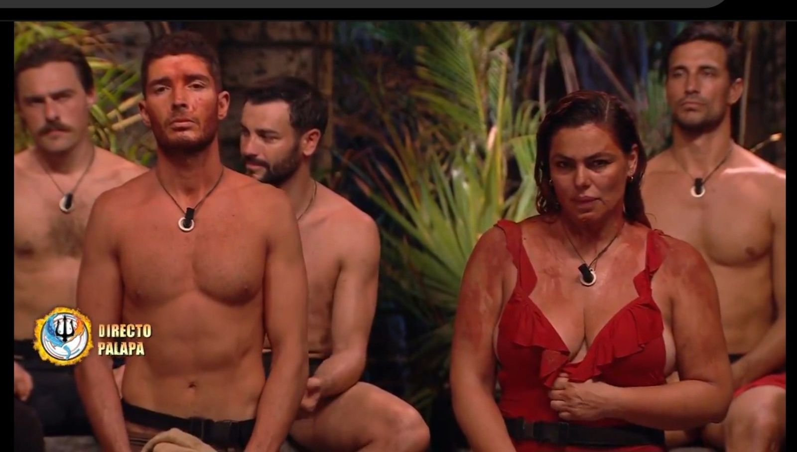 Alex Ghita y Marisa Jara en el cadalso de la palapa este jueves en 'Supervivientes'