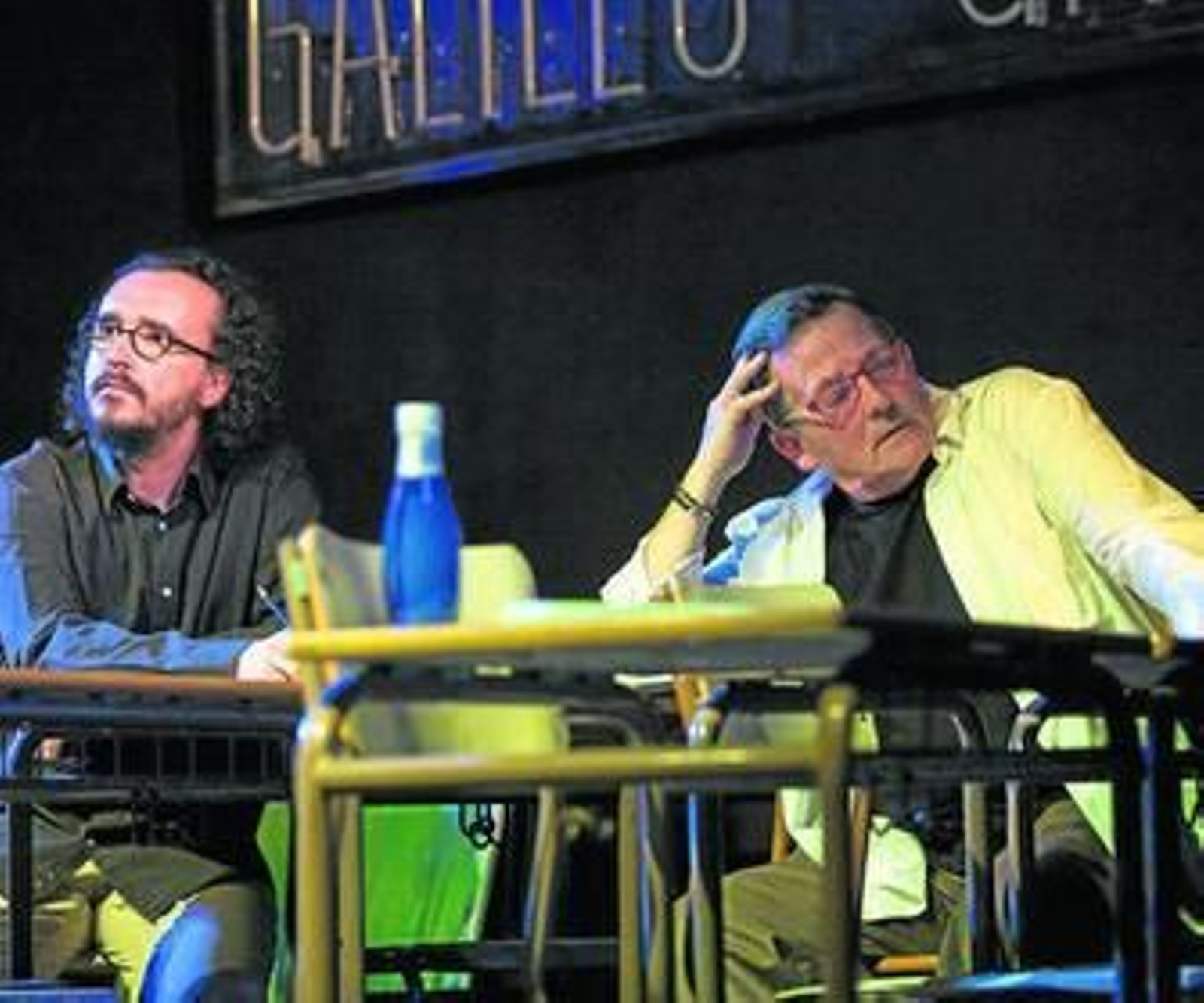 Fernando G. Lucini (d), junto a Juan Trova en la sala Galileo.