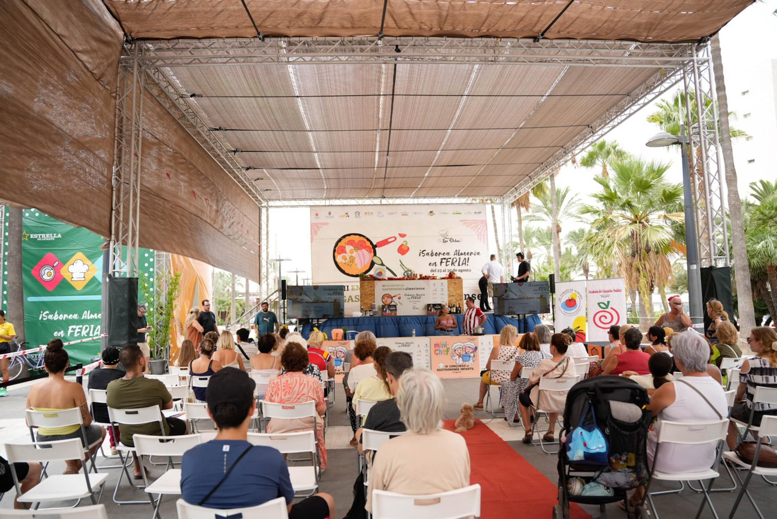La Cofradía del Tomate y la semifinal del concurso gastronómico de la Feria de Almería, en imágenes