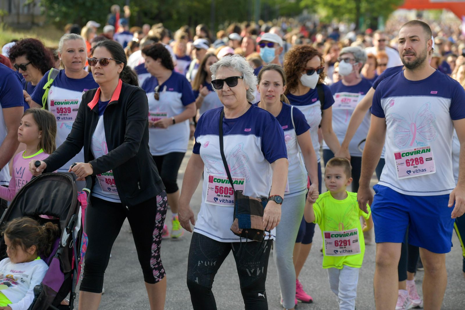Las imágenes de la Carrera de la Mujer de este domingo en Granada