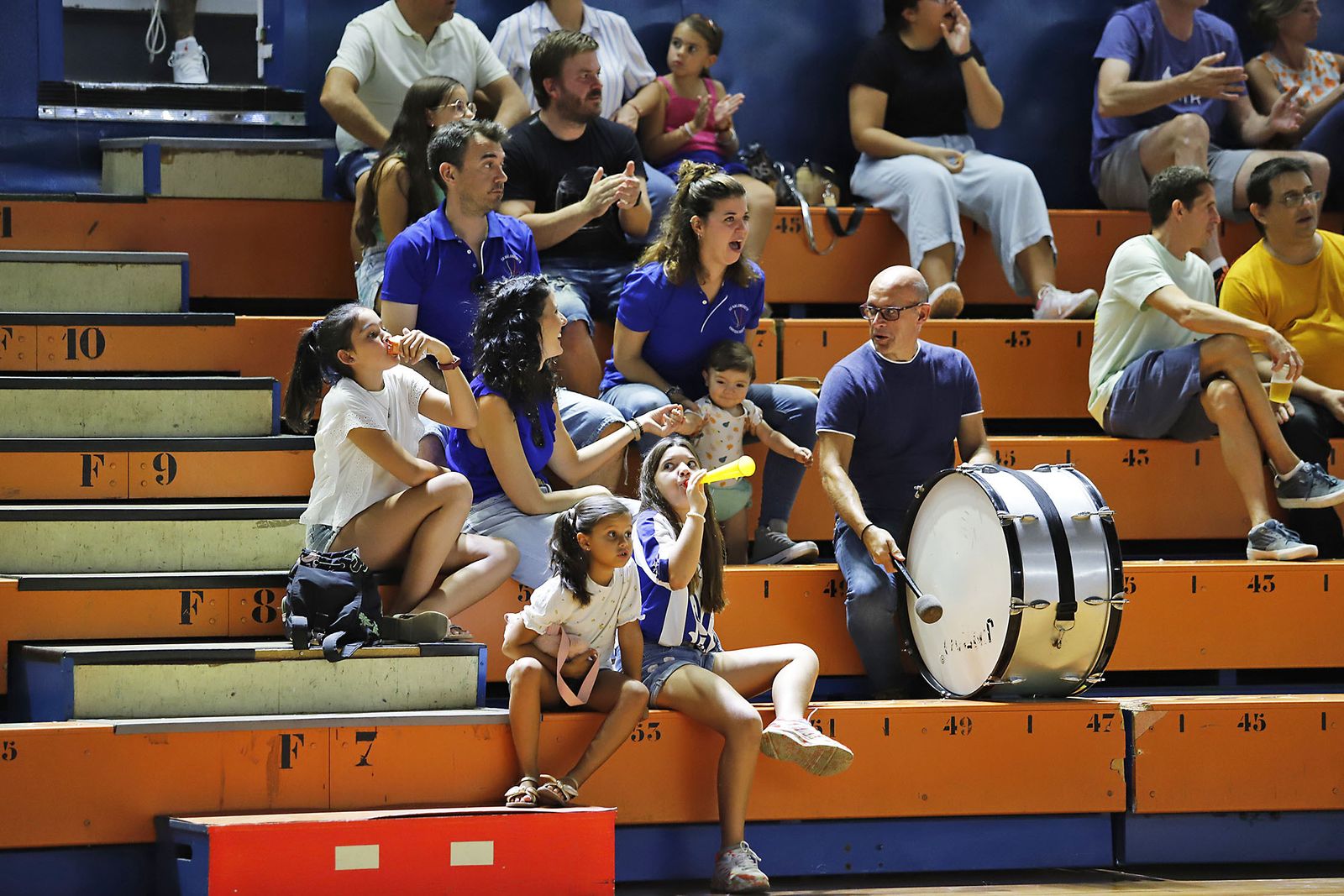Imágenes del partido de baloncesto entre el Huelva Comercio Viridis y el Juventud Alcalá