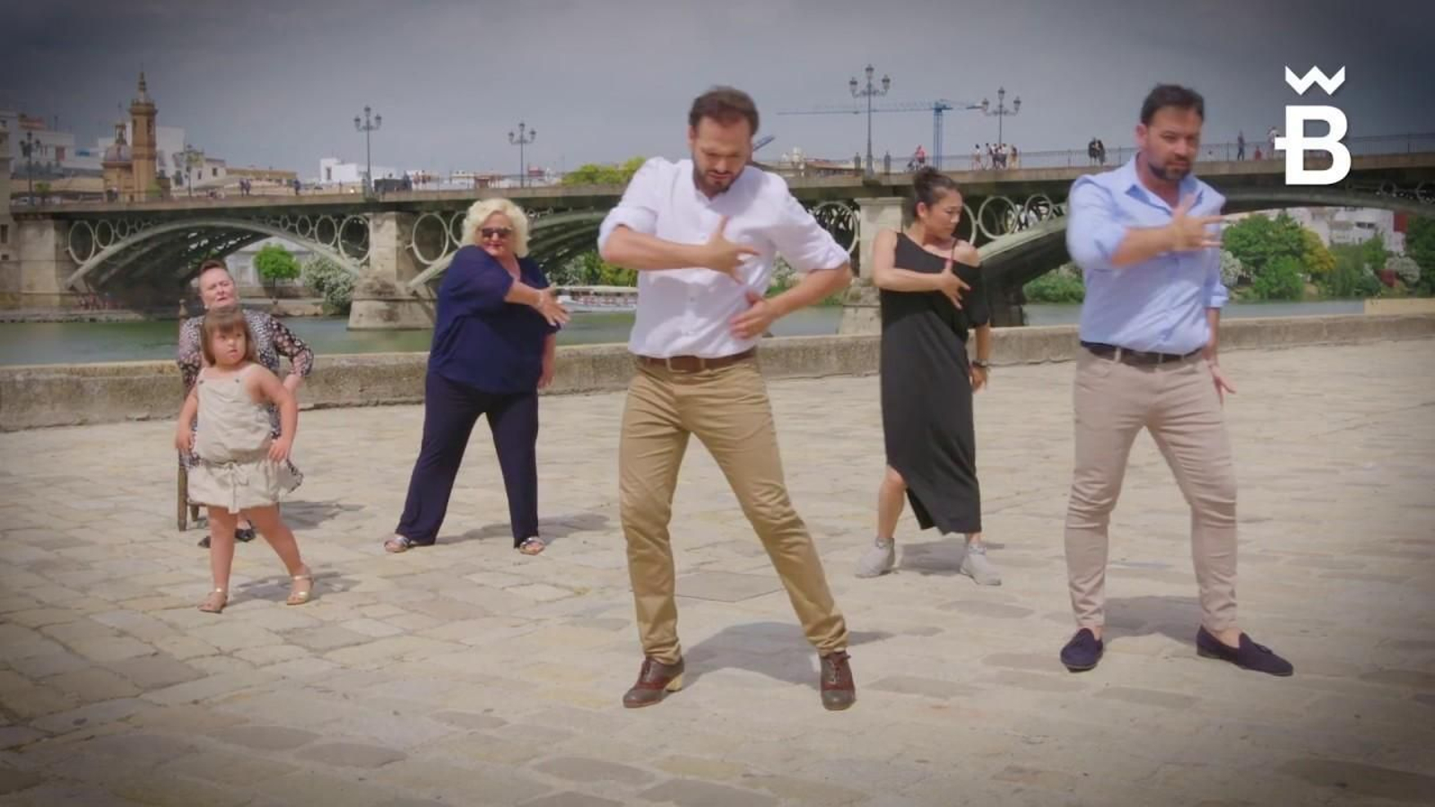 Flashmob para inaugurar la Bienal de Flamenco.