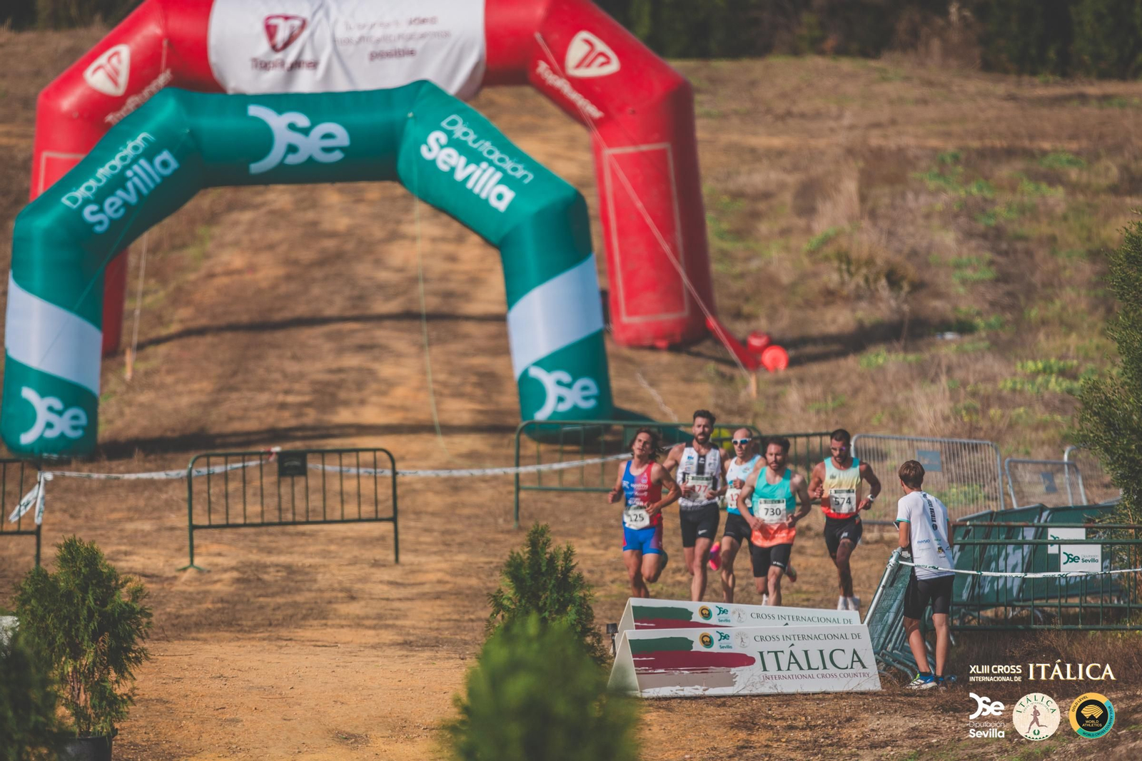 Búscate en las fotos del Cross de Itálica 2025 | 2