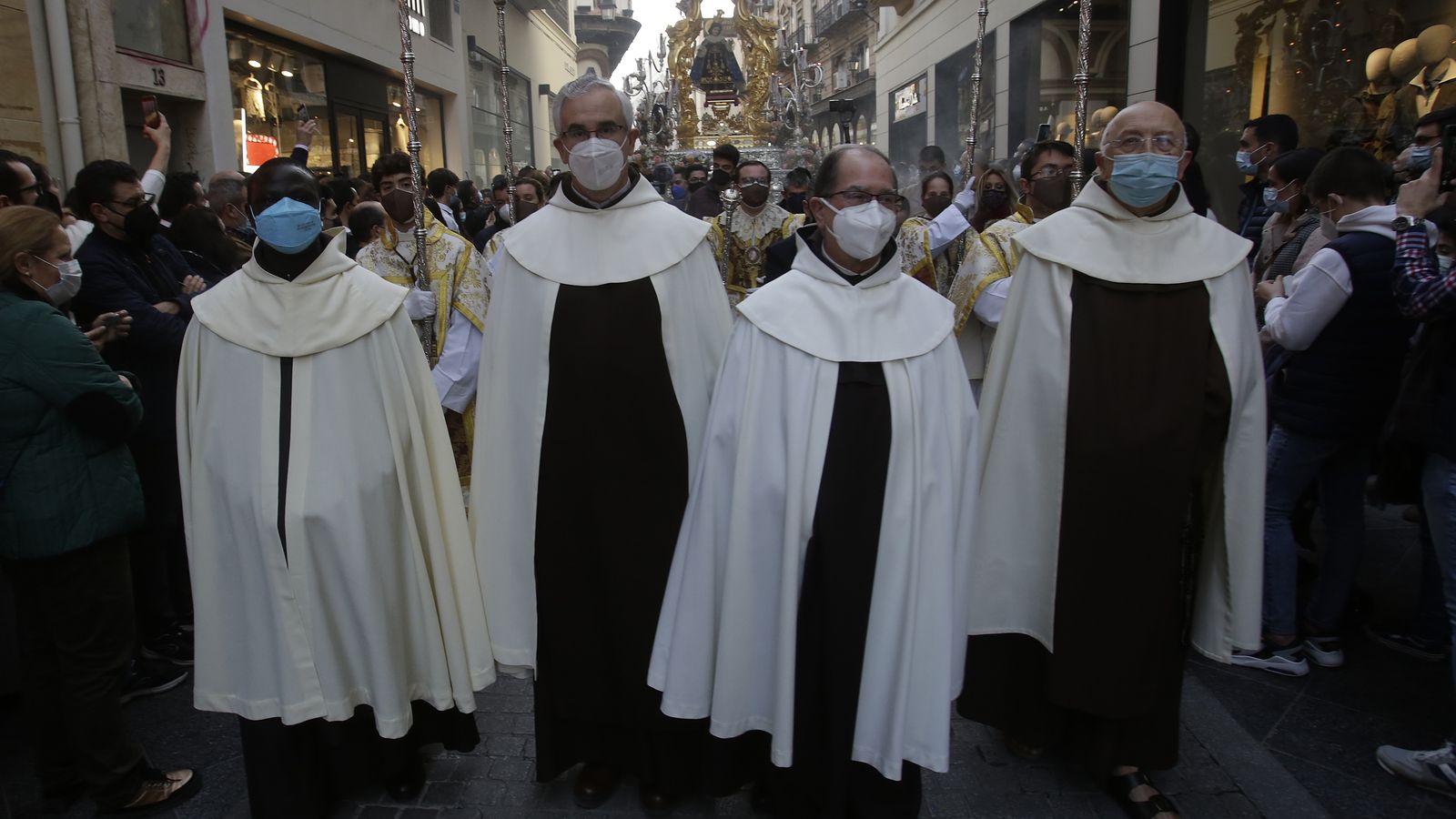 Niño Jesús de Praga, Santo Angel
