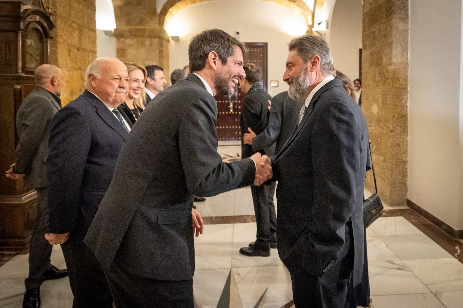 Las imágenes de la cena de los premiados con la Medalla de Oro de las Bellas Artes en la Diputación de  Cádiz