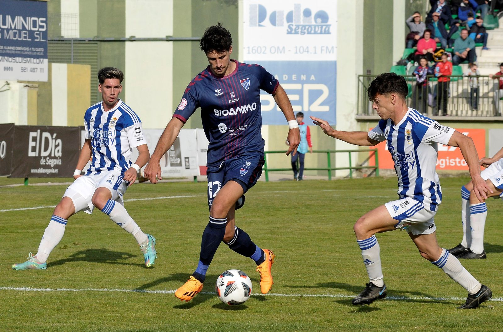 Encuentro entre la Segoviana y el Recre en La Albuera.
