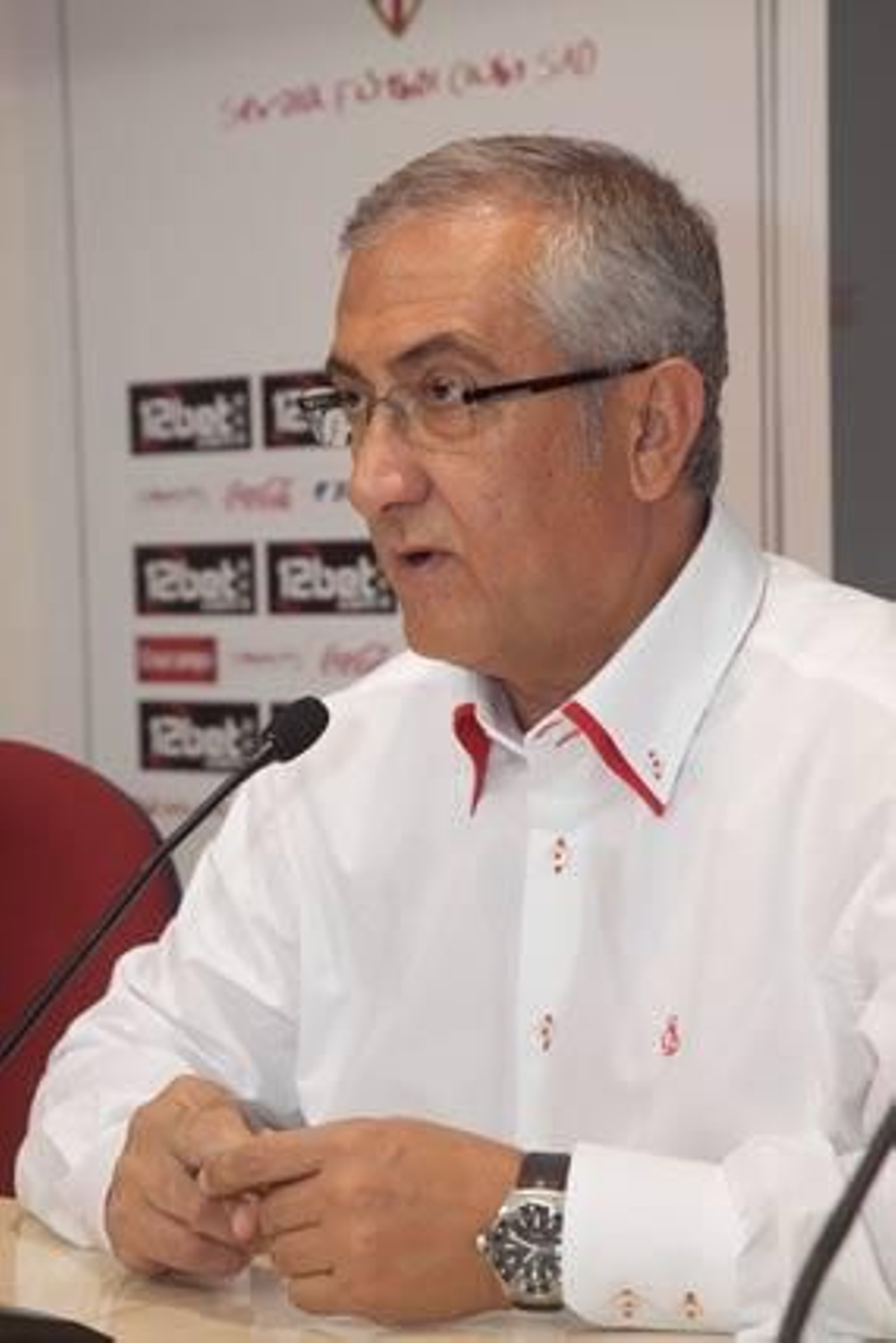 Manzano: "El Sevilla como vigente campeón tiene que defender título"