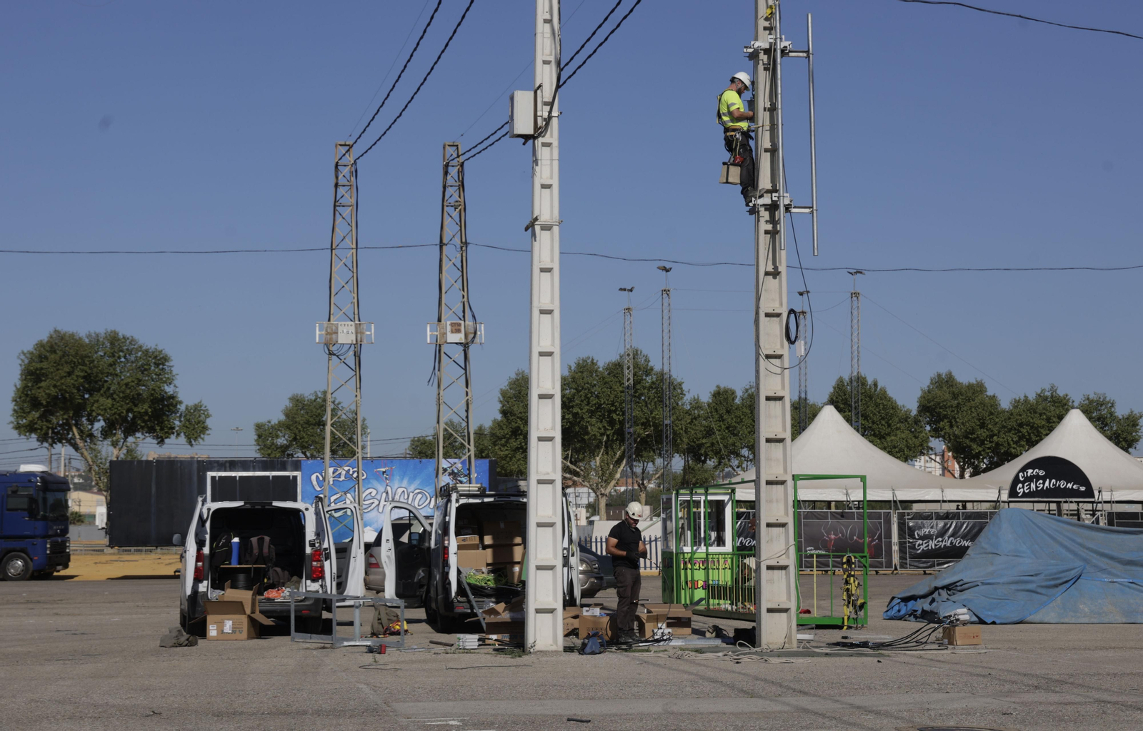 Imágenes de los preparativos de la Feria de Abril