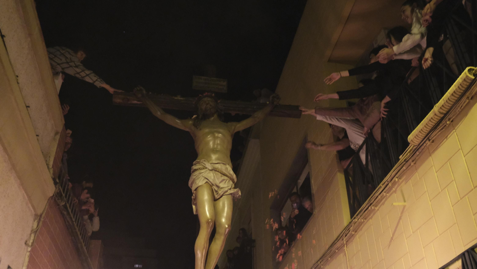 Procesión del Perdón en Almería, en imágenes