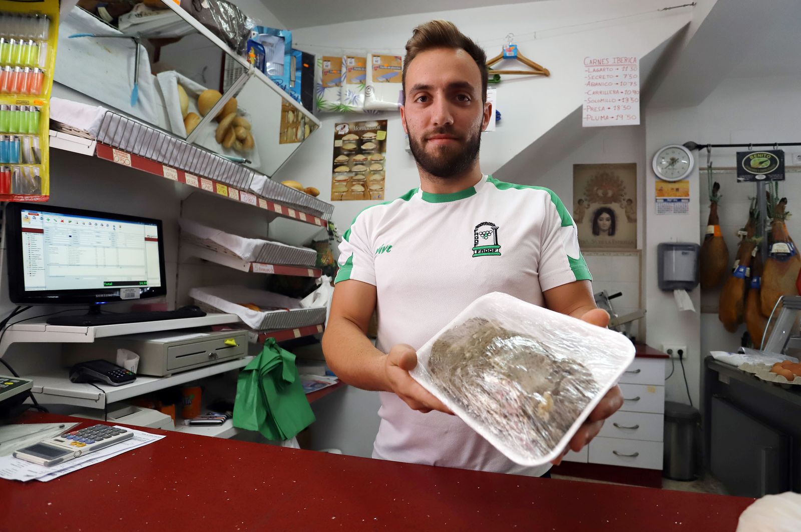 Carne mechada en mal estado que se vendió en Chucena.