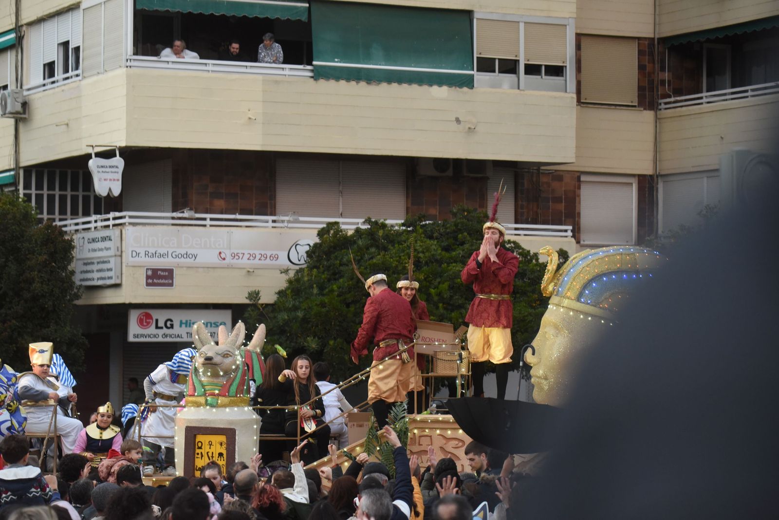 La ilusión se extiende por Córdoba en una mágica cabalgata de Reyes