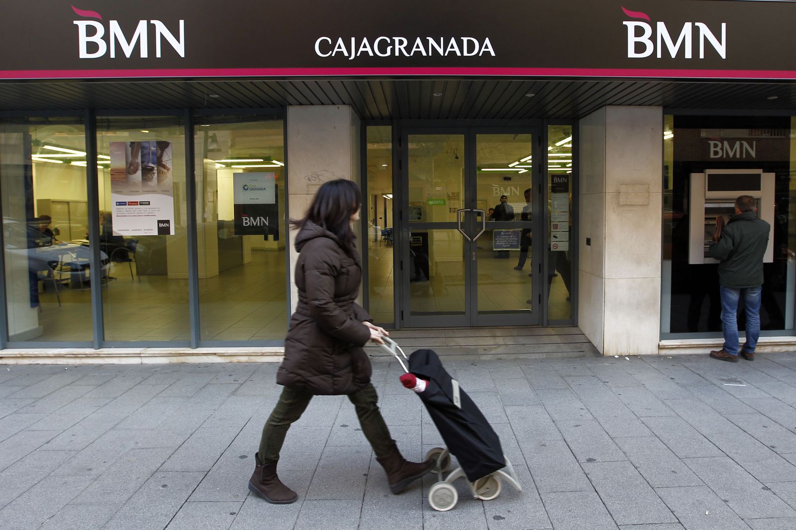 Los CEO de los principales bancos creen que BMN, la entidad de la que forma parte CajaGranada, debería subastarse.