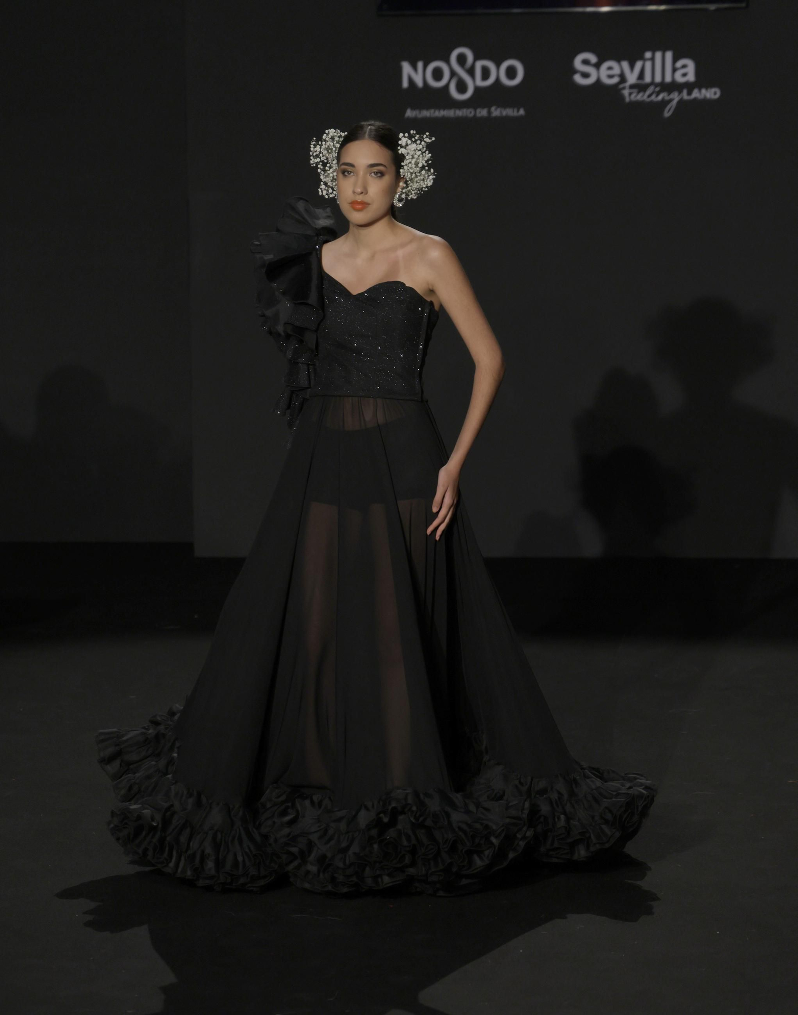 Emprende Lunares, el desfile de moda flamenca de Sara Pozo, que anticipa la Feria de Abril: todas las fotos.