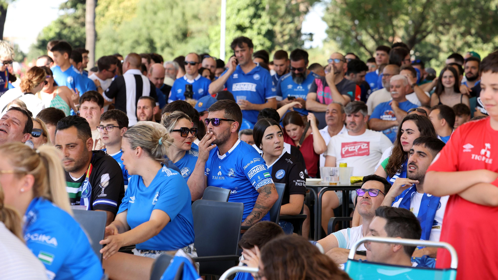 Celebración de los aficionados del Xerez DFC por el ascenso