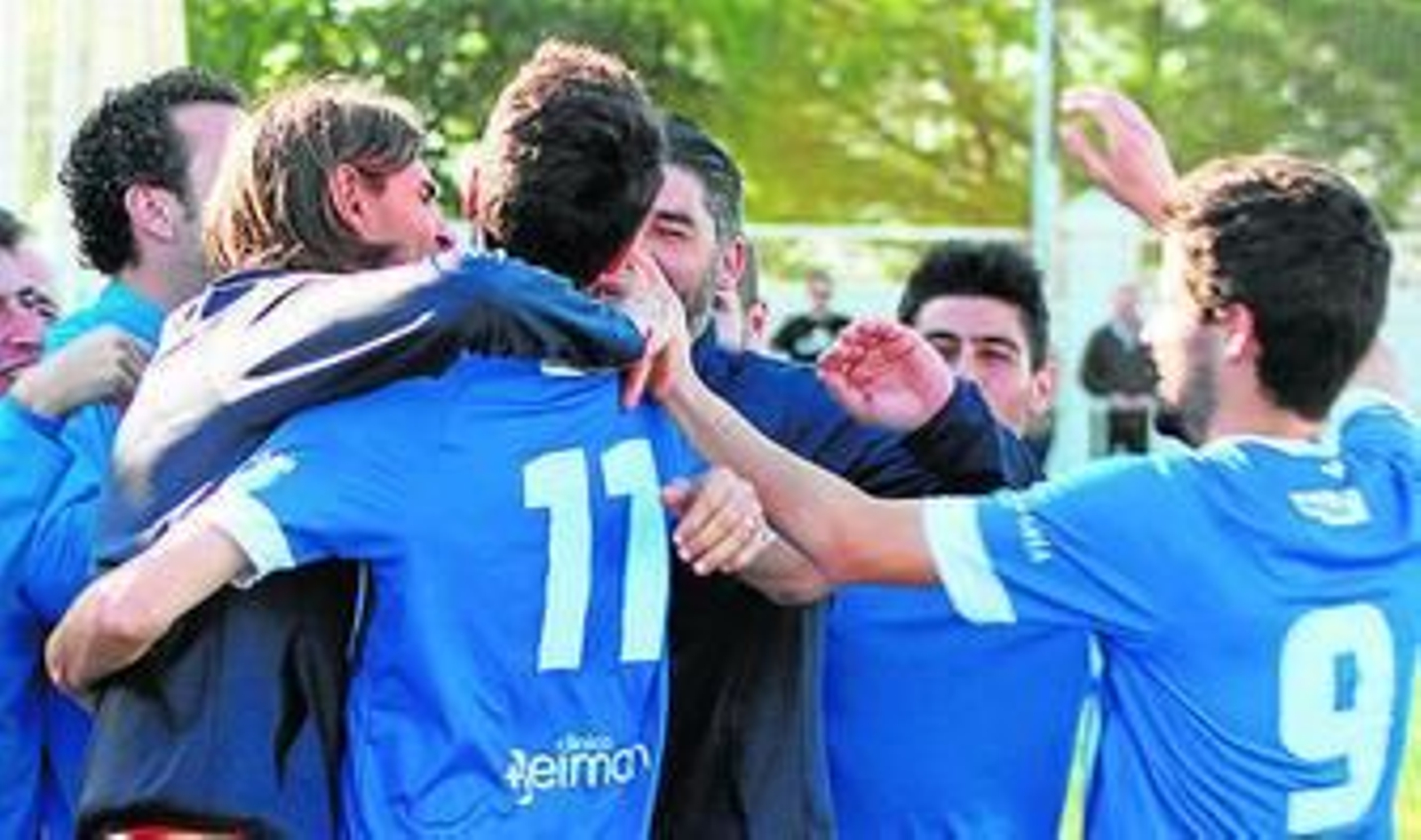 Los jugadores dedicaron los goles a Pendín por la muerte de su tía.