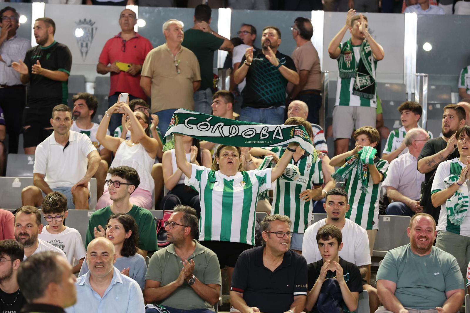 Las mejores fotos del ambiente en El Arcángel en el Córdoba CF - Burgos CF