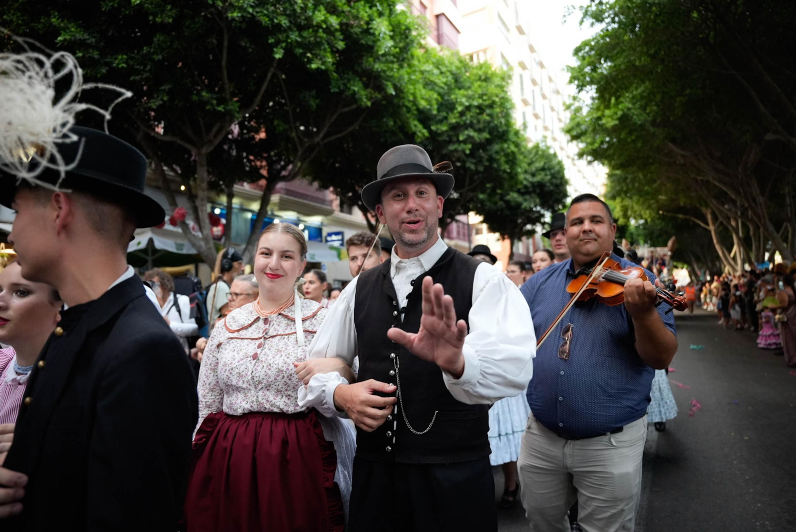 Así se ha vivido la Batalla de Flores en la Feria de Almería