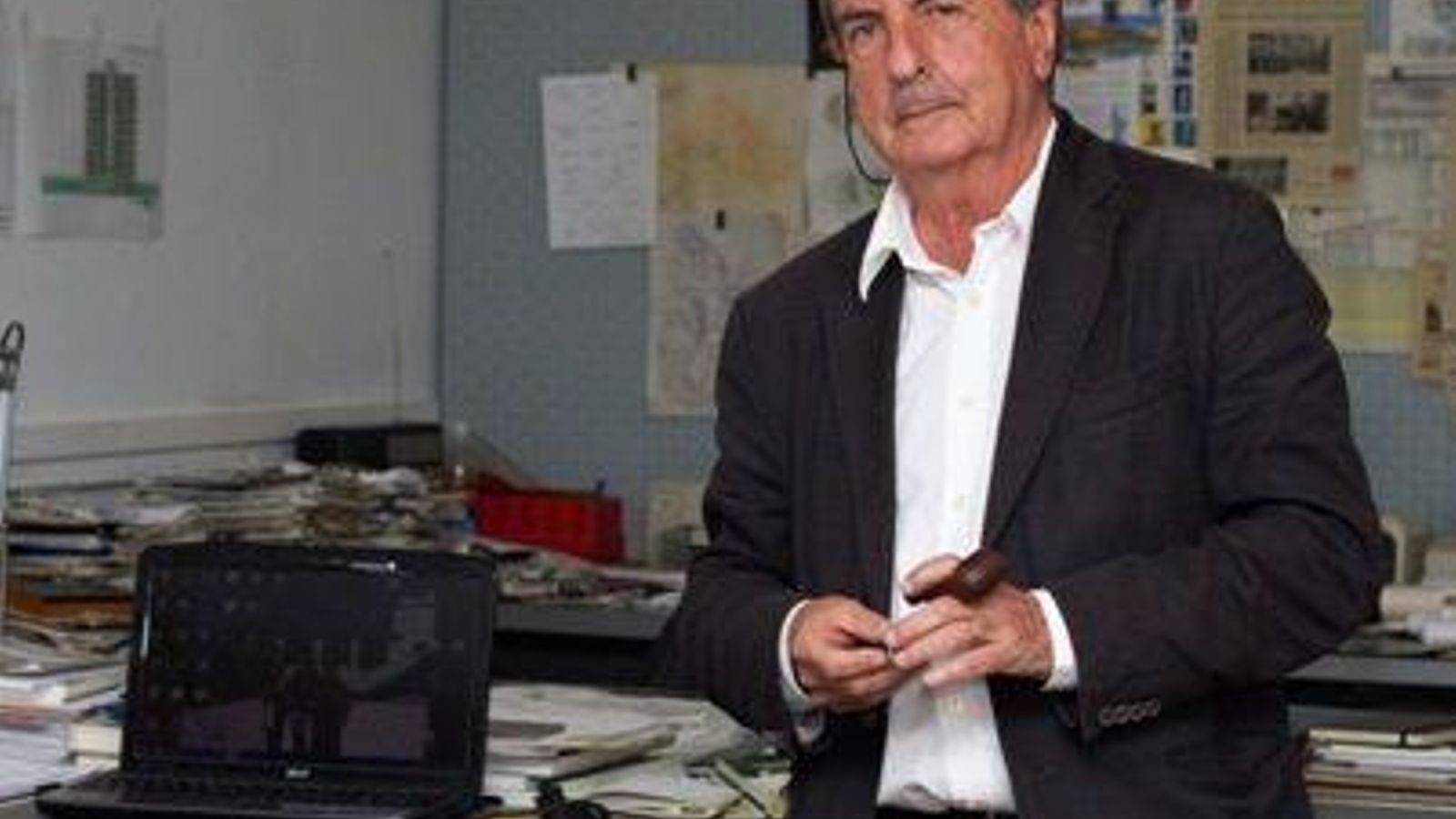 José Pablo Vázquez Hierro con su inseparable pipa.