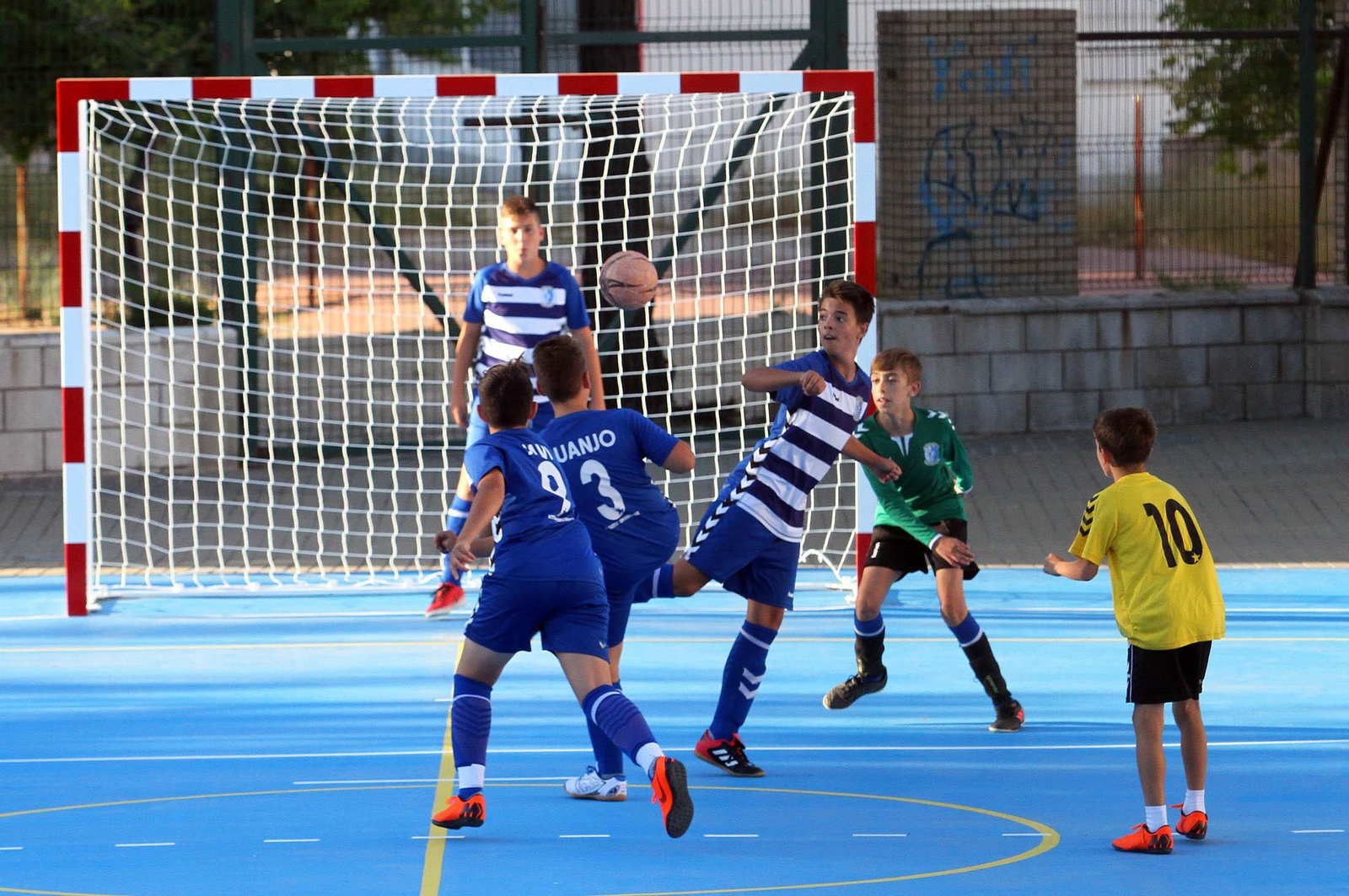 Imágenes de la inauguración de las pistas deportivas de la Paza Andévalo