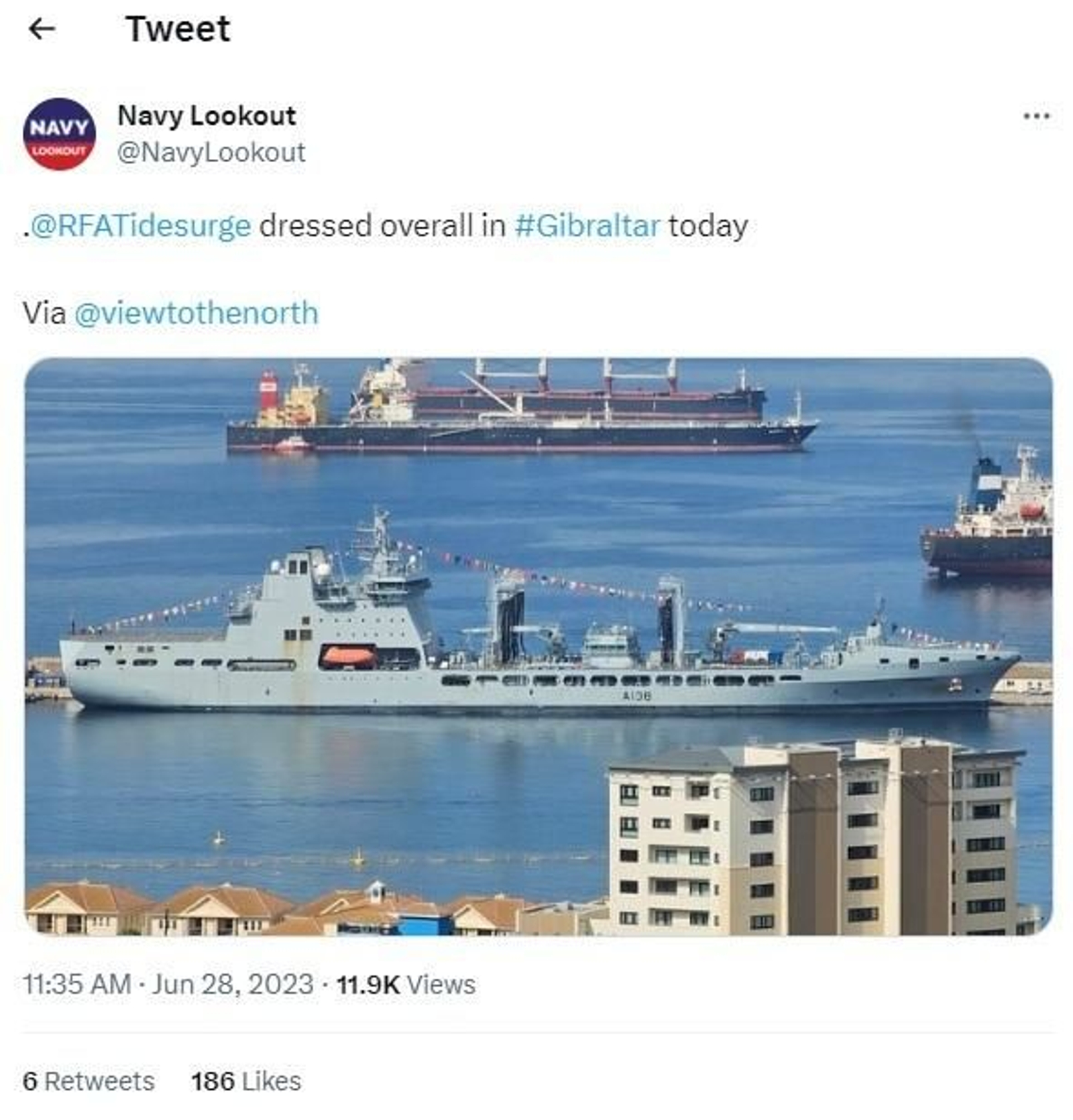Un tuit de la Royal Navy haciéndose eco de la presencia de uno de sus buques en Gibraltar.