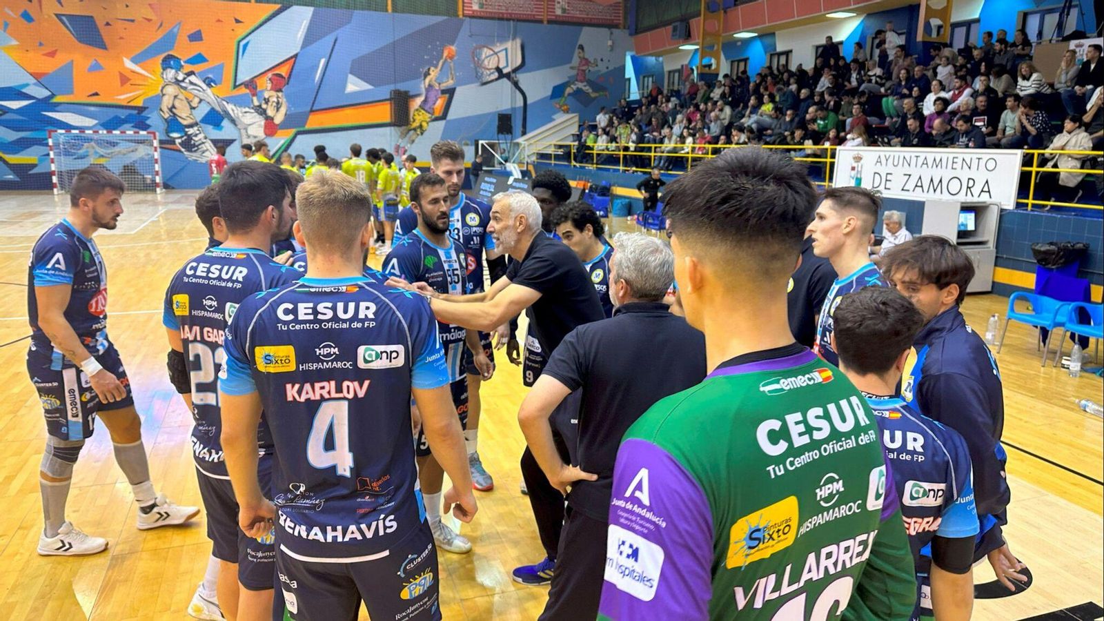 Trops Málaga durante un encuentro. Trops Málaga durante un encuentro.