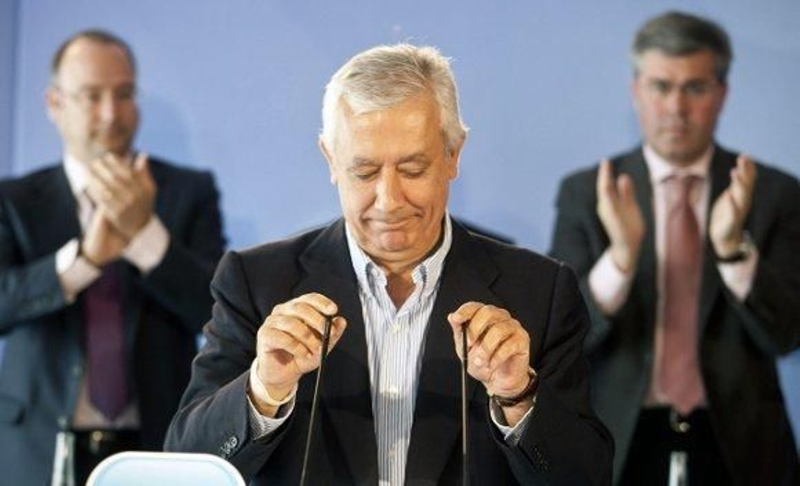 Arenas: "Un gobierno PSOE-IU puede traer más crisis y paro" Arenas: "Un gobierno PSOE-IU puede traer más crisis y paro"