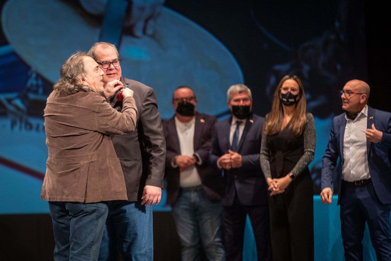 Imágenes de la entrega de los Antifaces de Oro y sorteo del COAC 2022