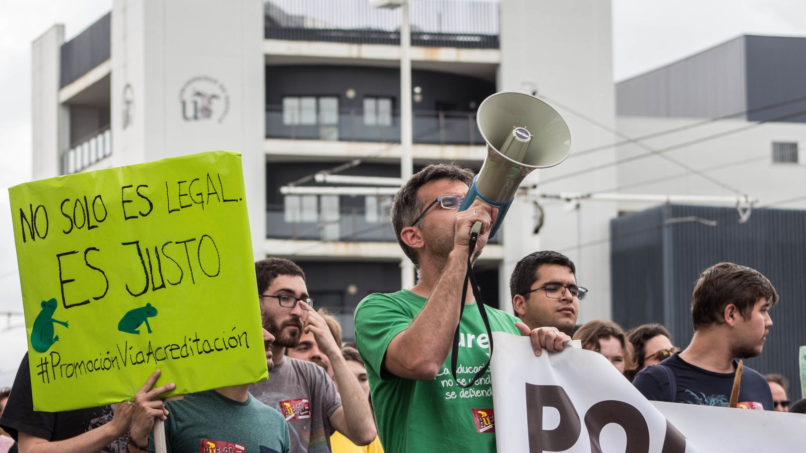 Manifestantes a su paso por San Bernardo