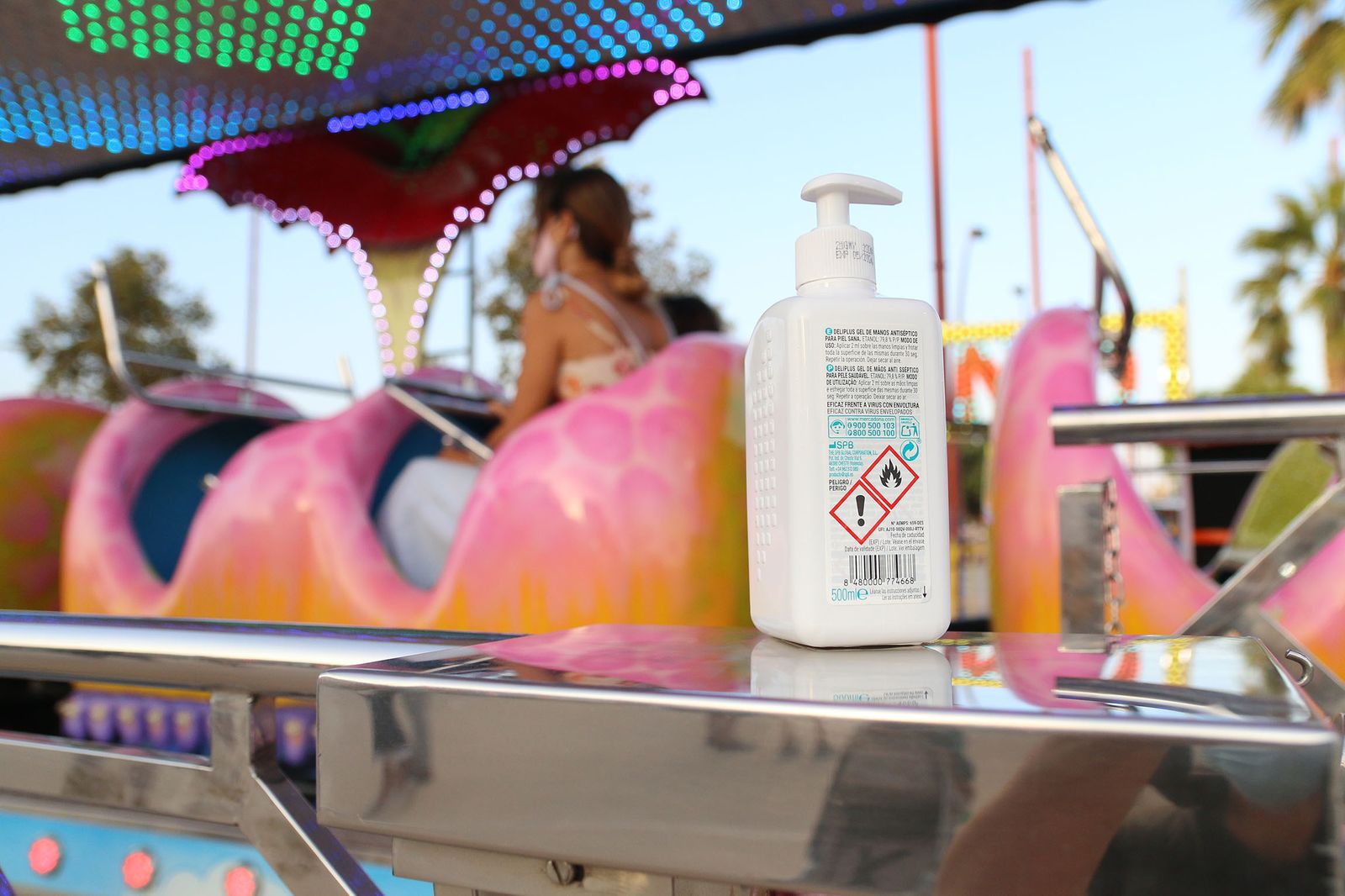 Primer día de cacharricos en una reducida Feria de Almería 2021