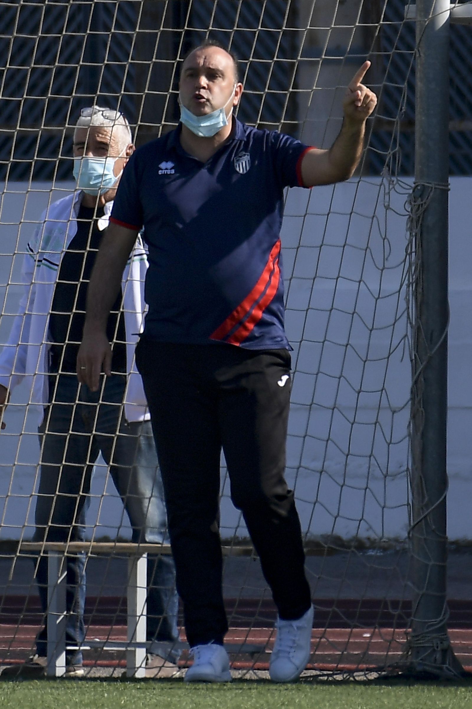 Manolo Rojas ha dejado de ser el entrenador del Atarfe siendo sustituido por Jesús Sierra.