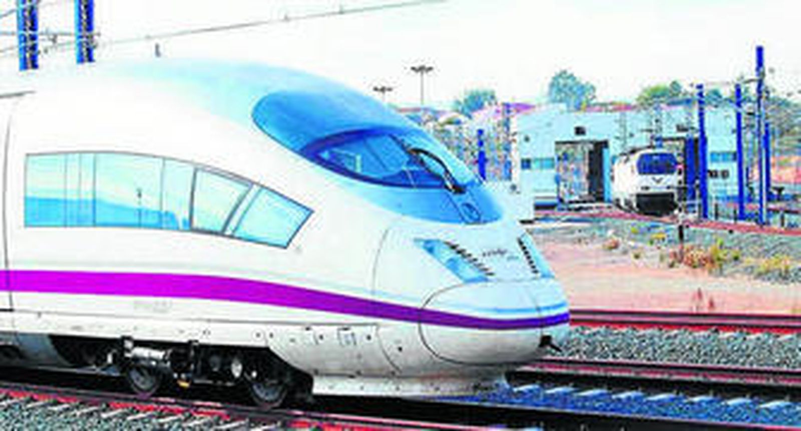 Un tren AVE en uno de sus desplazamientos.