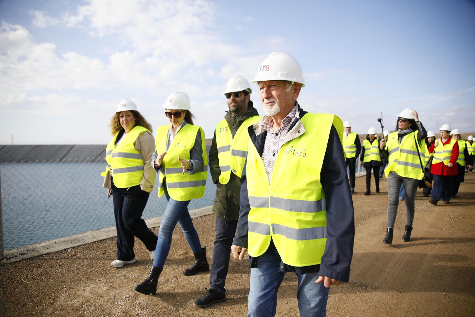 María Jesús Montero visita las obras de la balsa general de regulación de la Comarca de Usuarios Aguas de Níjar, en imágenes