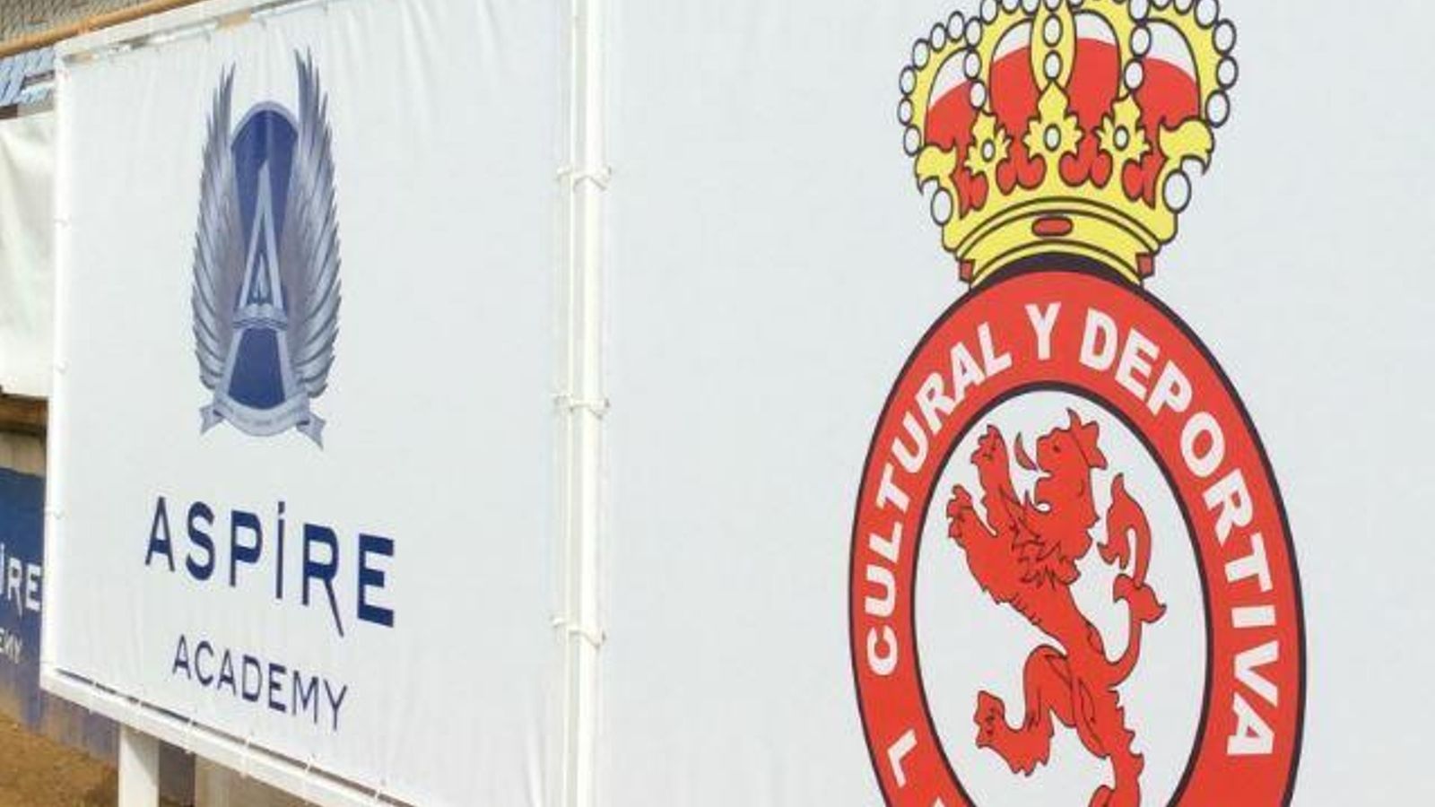 Cartel de publicidad en el Reino de León.