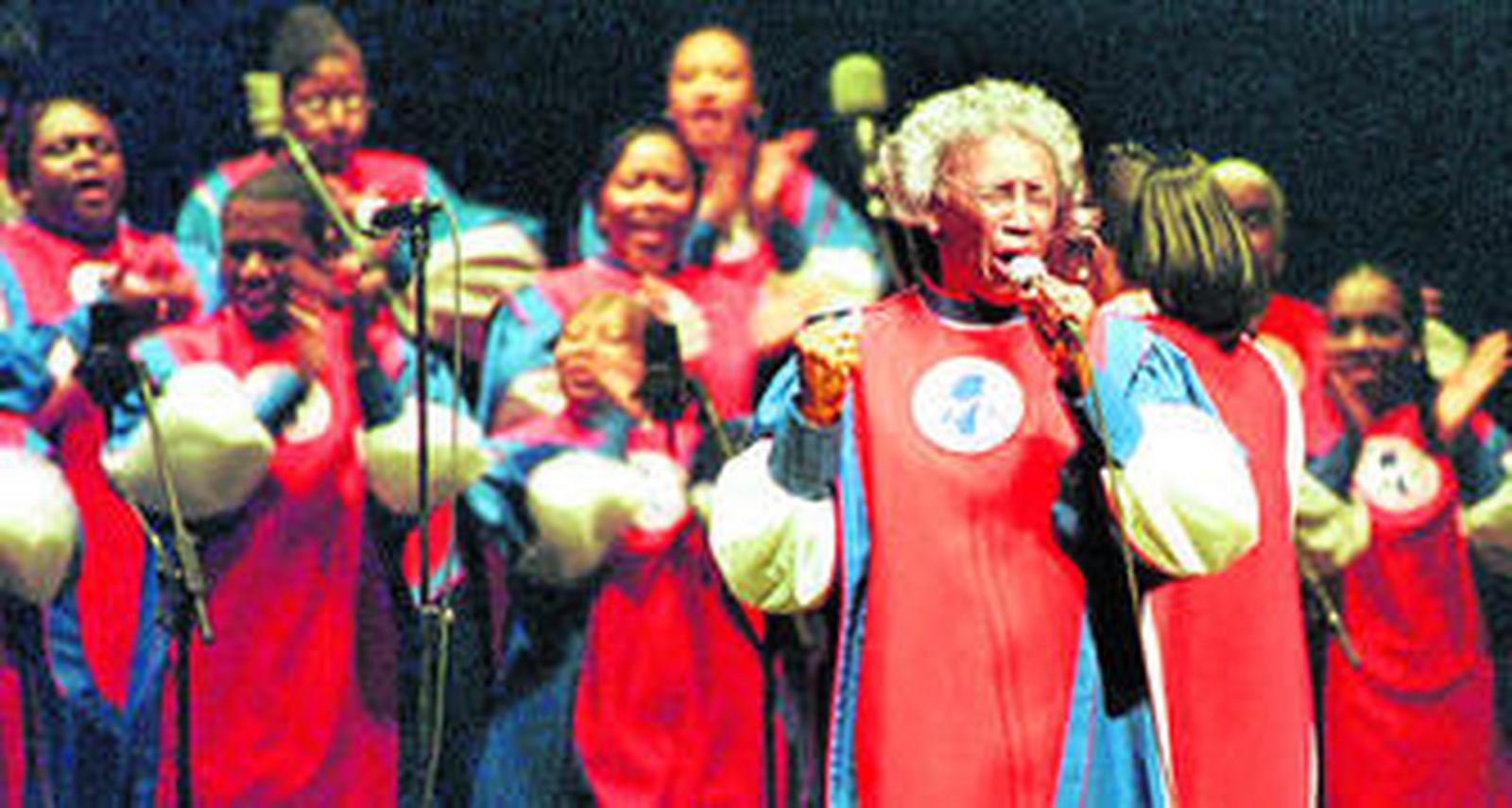 Una de las actuaciones de la formación.