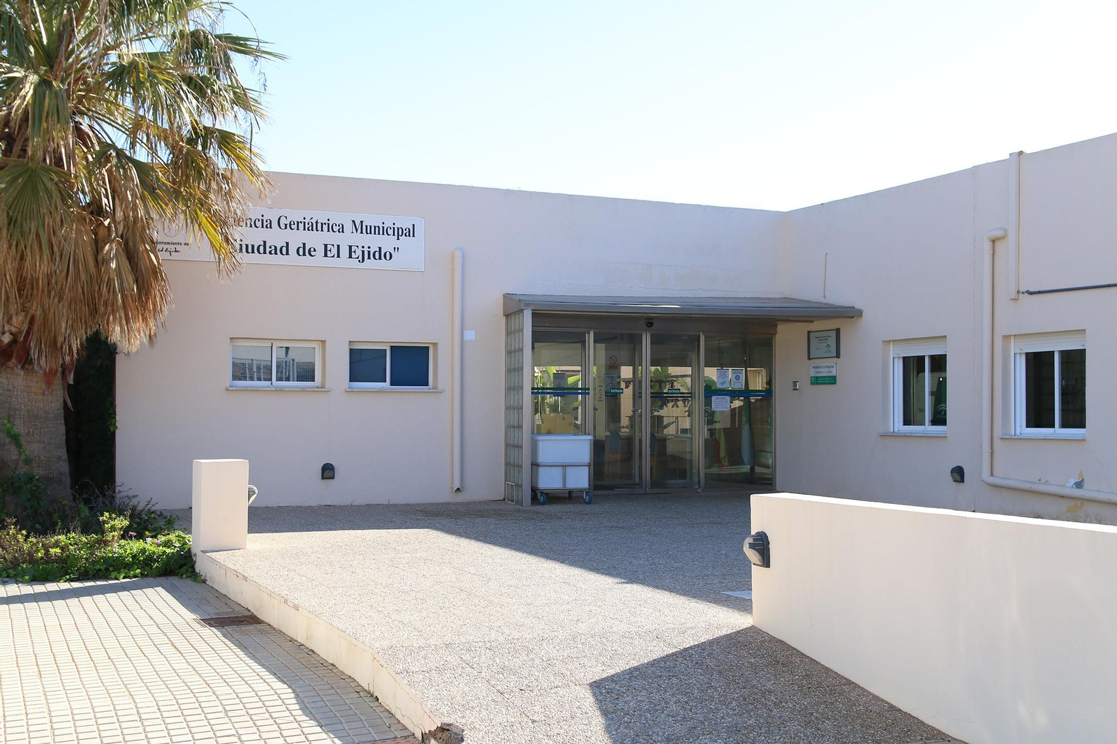 Las imágenes de la llegada de las primeras vacunas contra el COVID-19 a Almería