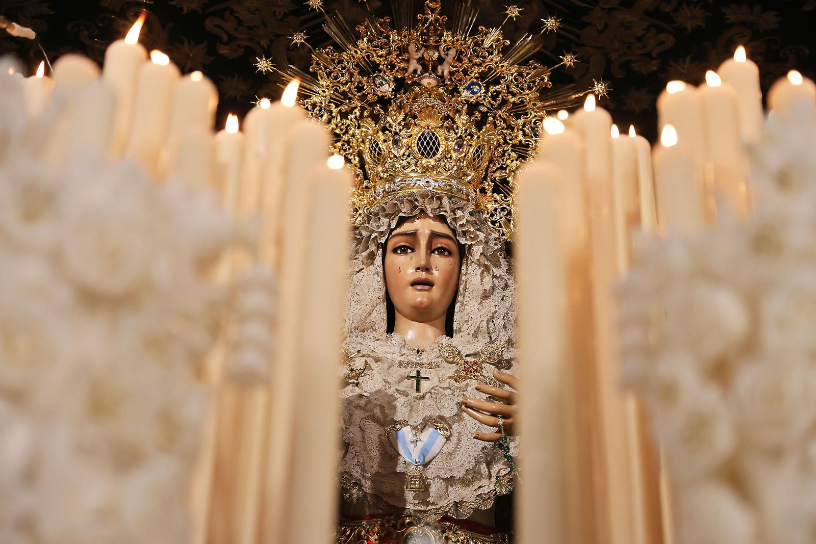 Miércoles Santo: La Hermandad de La Esperanza por las calles de Huelva