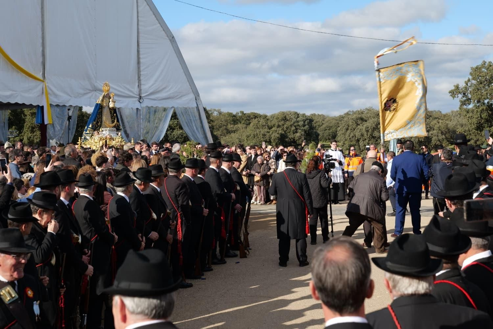 Procesión de la Virgen de Luna tras su coronación canónica