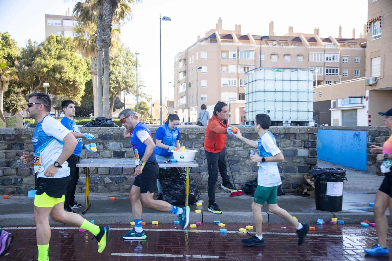 El Medio Maratón de Almería 2025, en imágenes