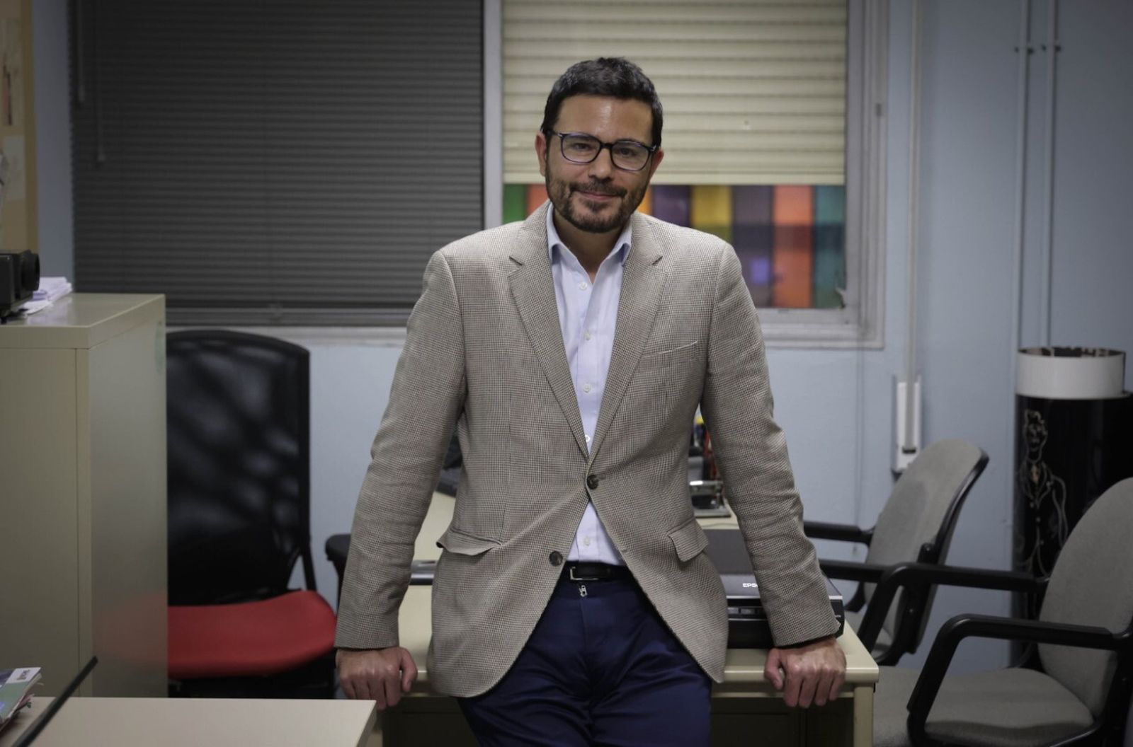 Francisco González de Canales, en su despacho de la Escuela de Arquitectura.