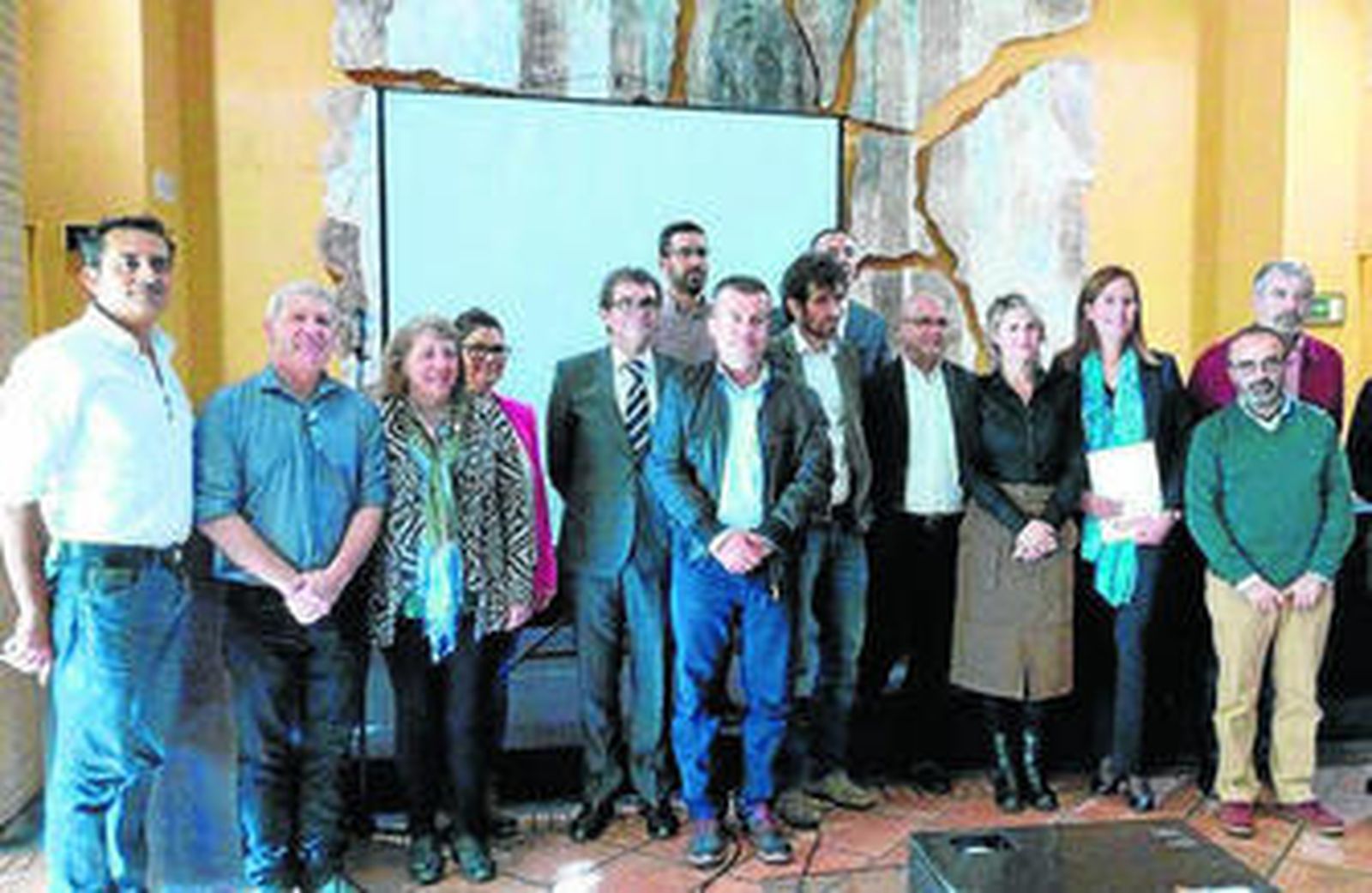 Salvador Hernández, en el centro, con otros alcaldes de otras ciudades.