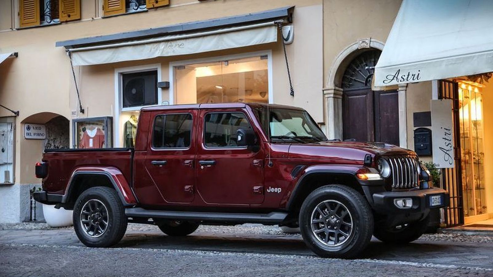 Un pick-up inteligente y versátil que comparte el ADN del Wrangler.