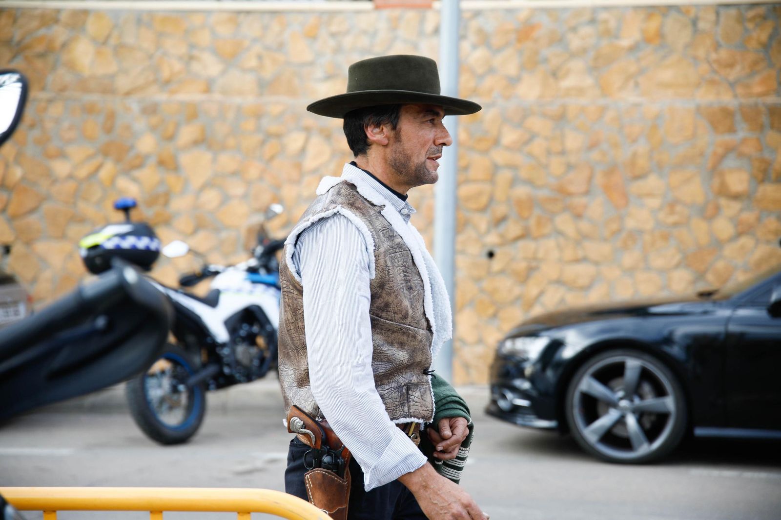 Descubrimiento de la silla del actor Fabio Testi en el Paseo de la Fama de Tabernas, en imágenes