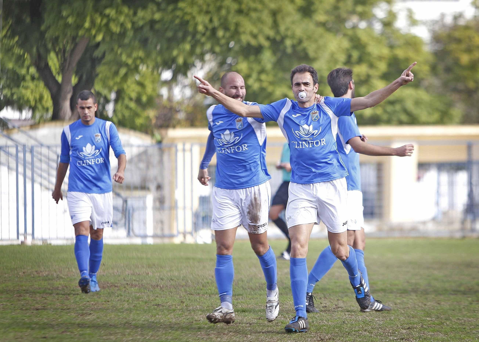 Israel vio la quinta tarjeta amarilla el domingo y será baja en Rota.