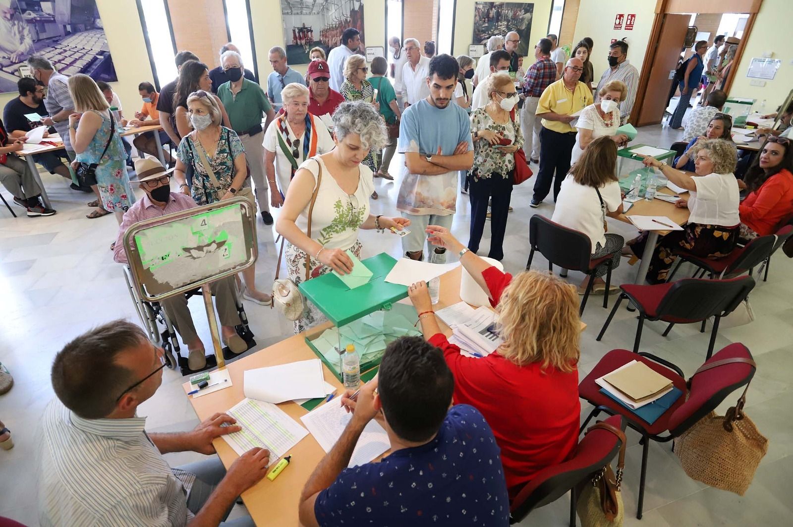 Imágenes de la jornada electoral en Huelva