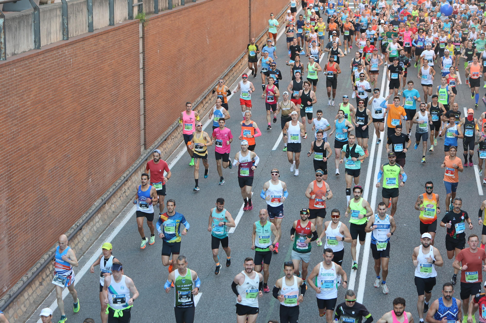 Búscate en la Zurich maratón de Sevilla