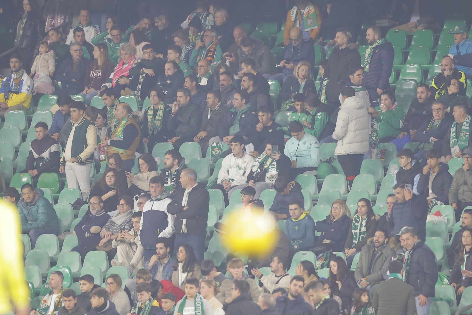 Búscate en las fotos del Betis-Las Palmas